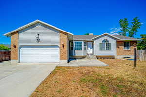 Rambler, in a Cul-de-sac, Vinyl and Brick exterior, 2 car garage,  RV Parking