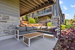 View of patio / terrace featuring outdoor lounge area
