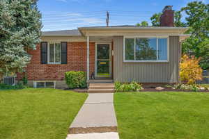 Country Club Heights charmer under $700K!