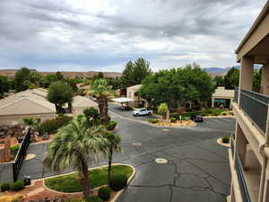 Balcony featuring a mountain view