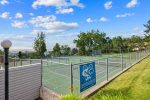 Neighborhood tennis/pickleball courts are available to rent by the hour.