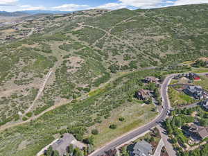View of property location featuring a mountainous background