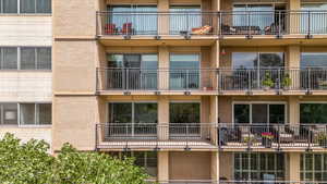 View of apartment building / complex