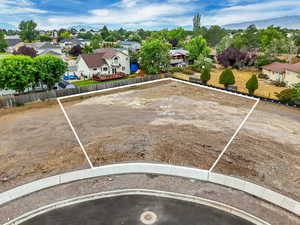 View of yard with a residential view