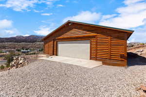 Detached garage with a mountain view 40x42 heated and cooled