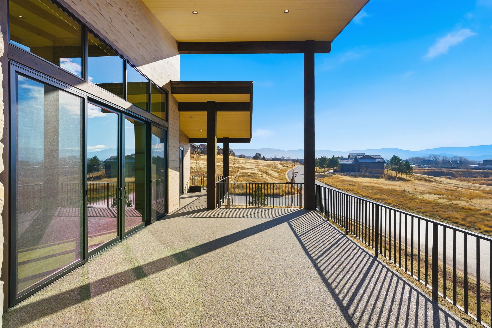 Balcony with a mountain view and a view of countryside
