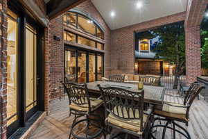 Deck with outdoor dining space