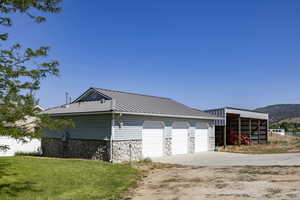 Garage with a mountain view