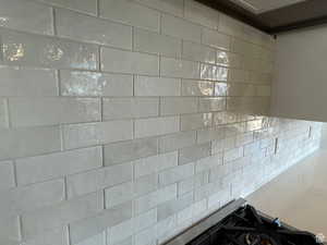 Kitchen view of tasteful backsplash