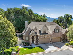 Centrally located in the East Side of the Valley