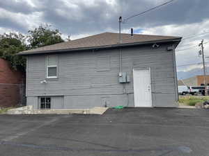 View of side of home