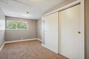 Apartment bedroom 2 with closet