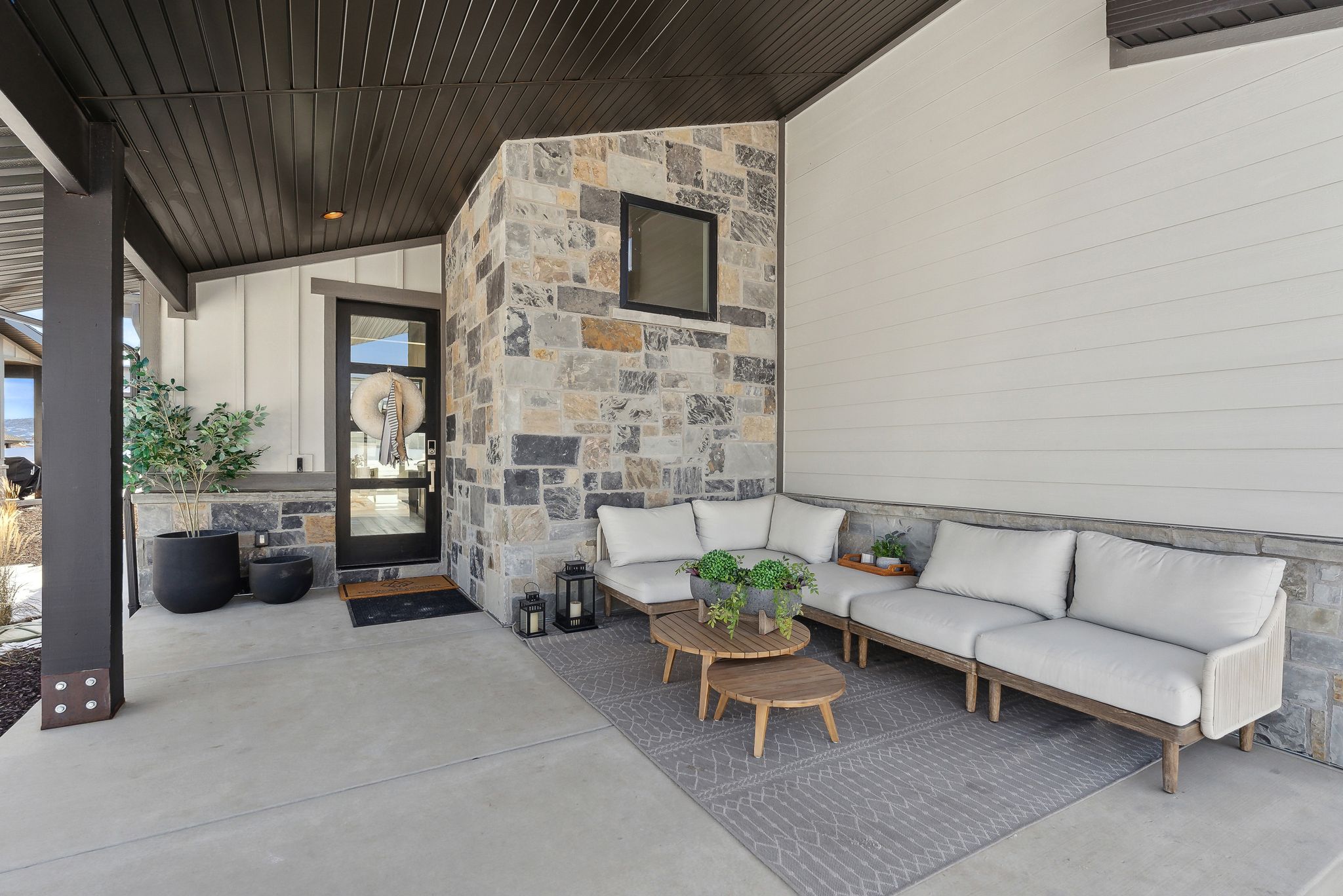 View of patio / terrace with outdoor lounge area