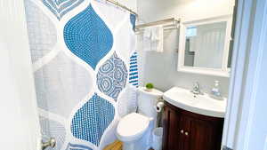 Full bath in cottage