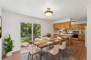 Virtual Staging - Dining/kitchen area is spacious with lots of natural light.