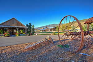 View of yard featuring a mountain view