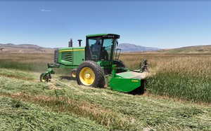 View of play area featuring a mountain view
