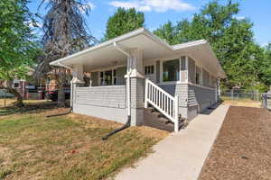 Manufactured / mobile home featuring covered porch