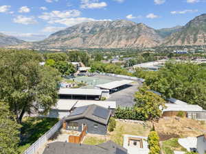 Mountain views to the east