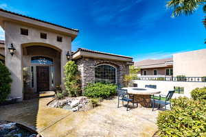 View of patio / terrace with outdoor dining space