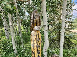 Clever entrance signage