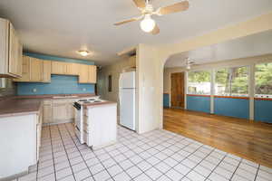 Kitchen, dining area and living room