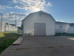 Large Shed w/Power and Outdoor Lighting