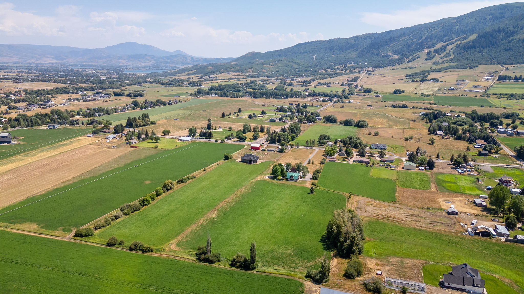 View of property location with rural landscape and a mountain backdrop