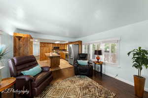 Family Room - off kitchen, laminate floors