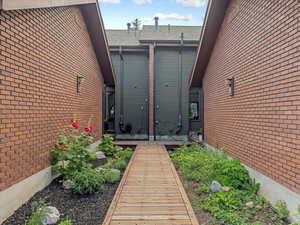 Shared deck to entry