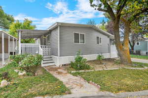 View of home's exterior