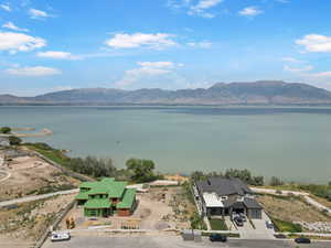Bird's eye view of a water and mountain view