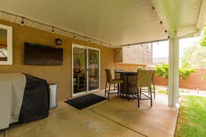 View of patio / terrace with outdoor dining space
