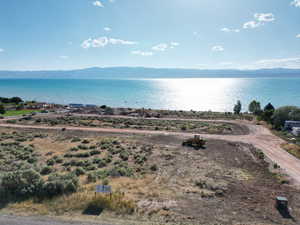Bird's eye view of a water and mountain view