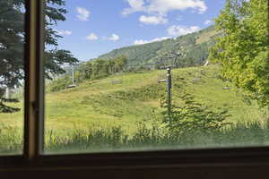 View of yard featuring a mountain view