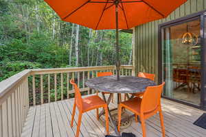 Deck with outdoor dining area