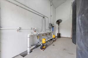Two 5000-gallon water storage tanks with pump and delivery system provides water for the 1st 7 lots.