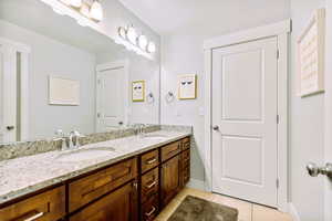 Jack & Jill bath between 3rd & 4th bedrooms