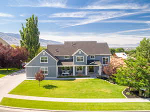 Fully Renovated thru-out with quality choices in every detail. Immaculate !