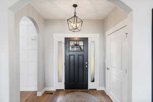 Custom Home Quality Finish, Manicured condition inside and out