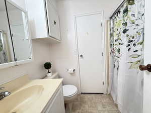 Second bath off the mudroom