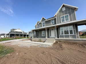 View of front facade with a porch