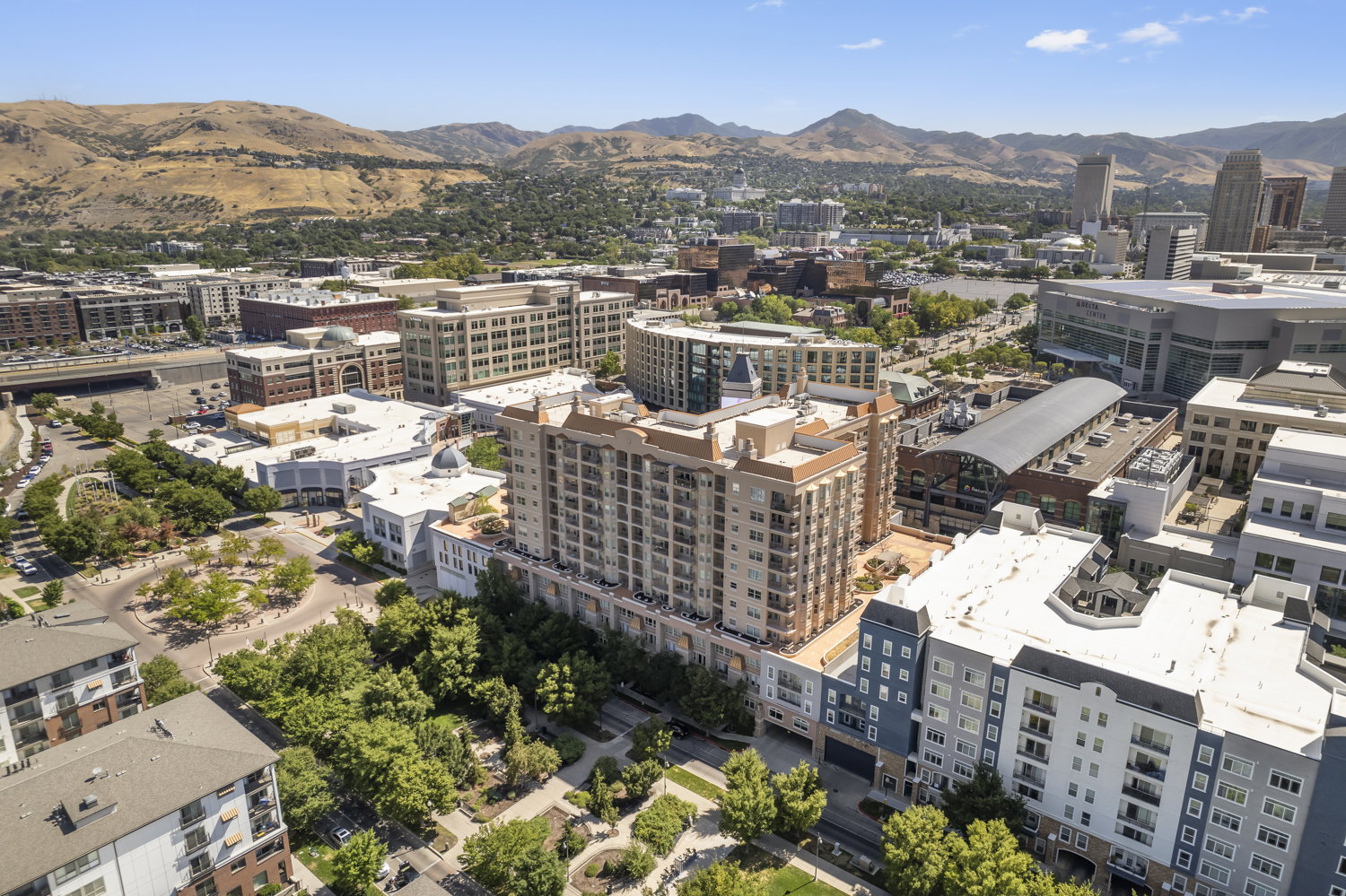 City view with mountains