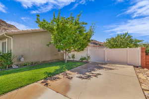 View of patio / terrace with a mountain view