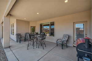 View of patio / terrace with outdoor dining space