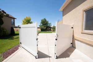 Gate featuring a lawn, RV Parking