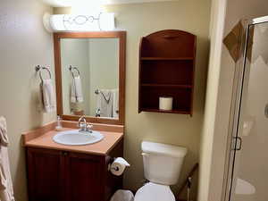 2nd bathroom, off den