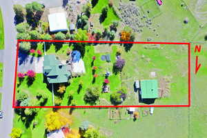 Aerial view of property's location with property boundaries highlighted