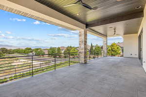 Patio / terrace with ceiling fan