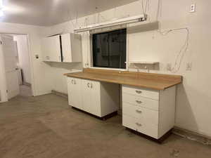 One of the 2 workshop rooms